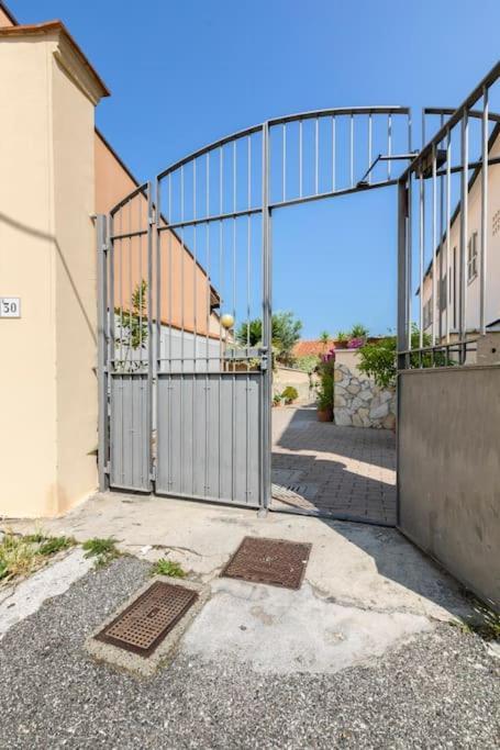 Ferienwohnung Casa “Oasi Del Mare” Livorno Exterior foto